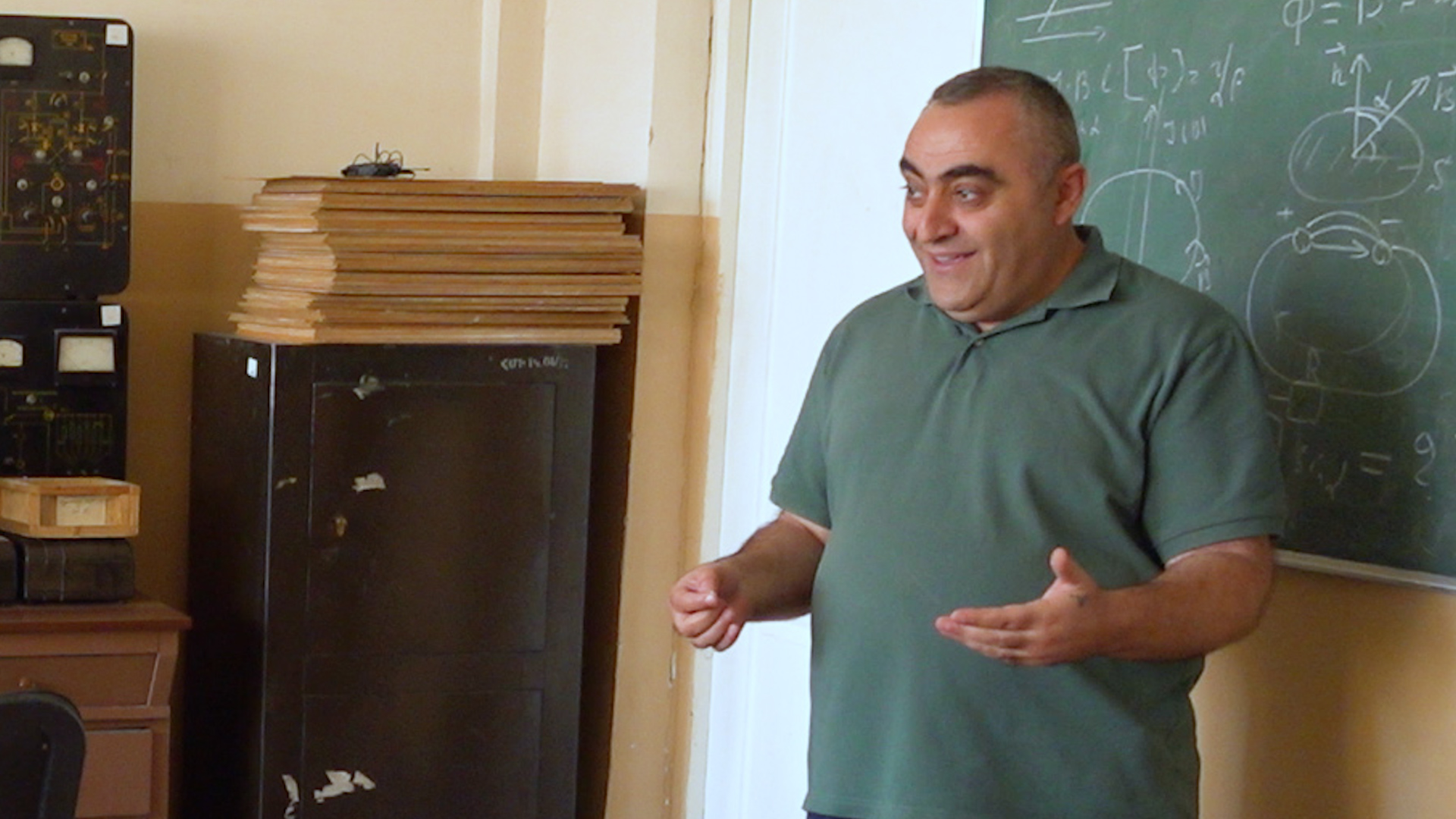 Химии и физике в Армении не хватает преподавателей: как преодолеть кризис