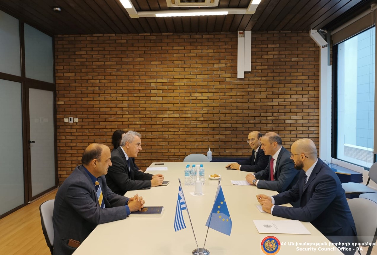 ԱԽ քարտուղարը հանդիպել է Հունաստանի վարչապետի ազգային անվտանգության հարցերով խորհրդականի հետ