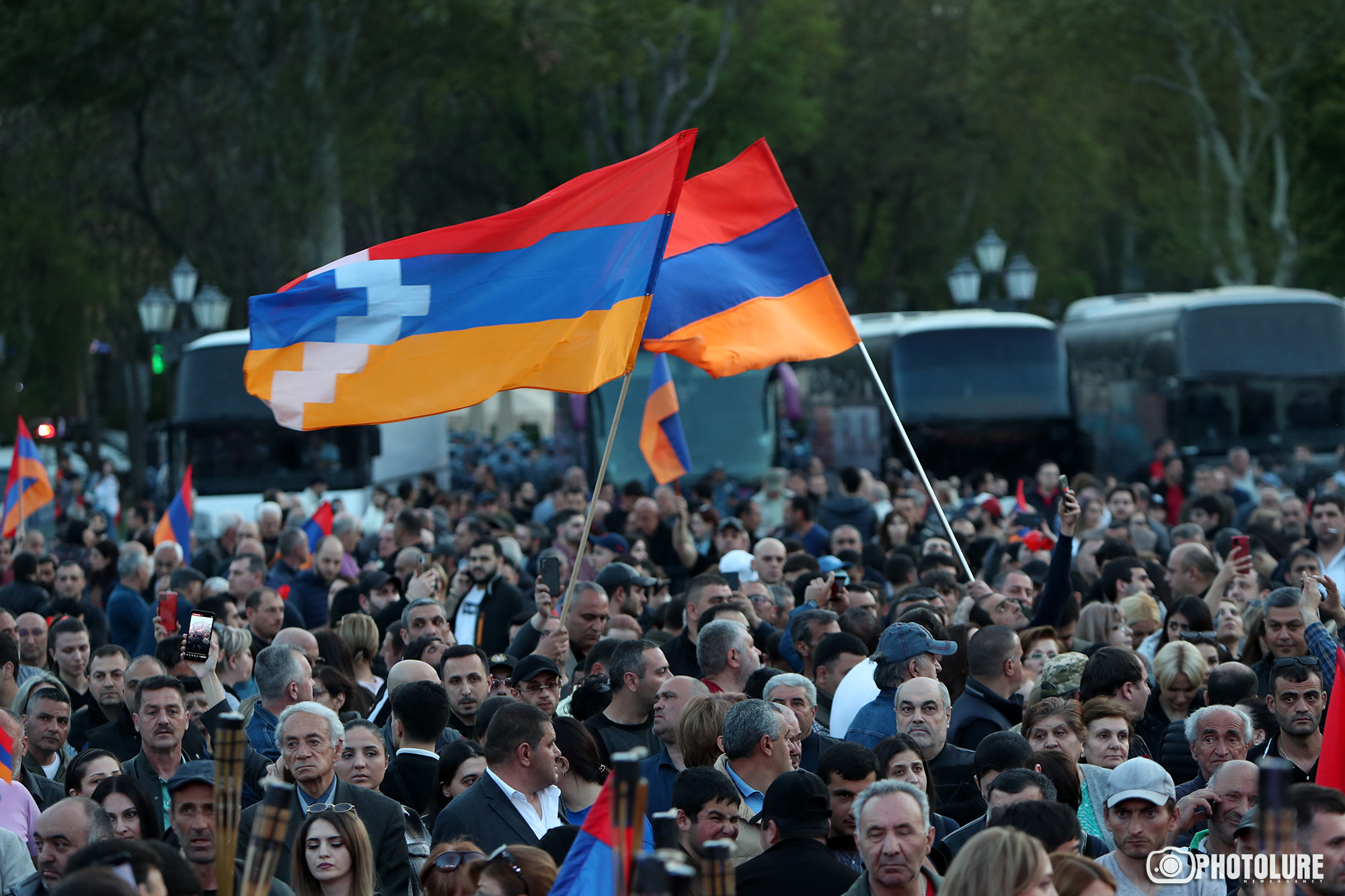 Как изменилось отношение граждан Армении к России и Турции за период с 2018 по 2023 год?