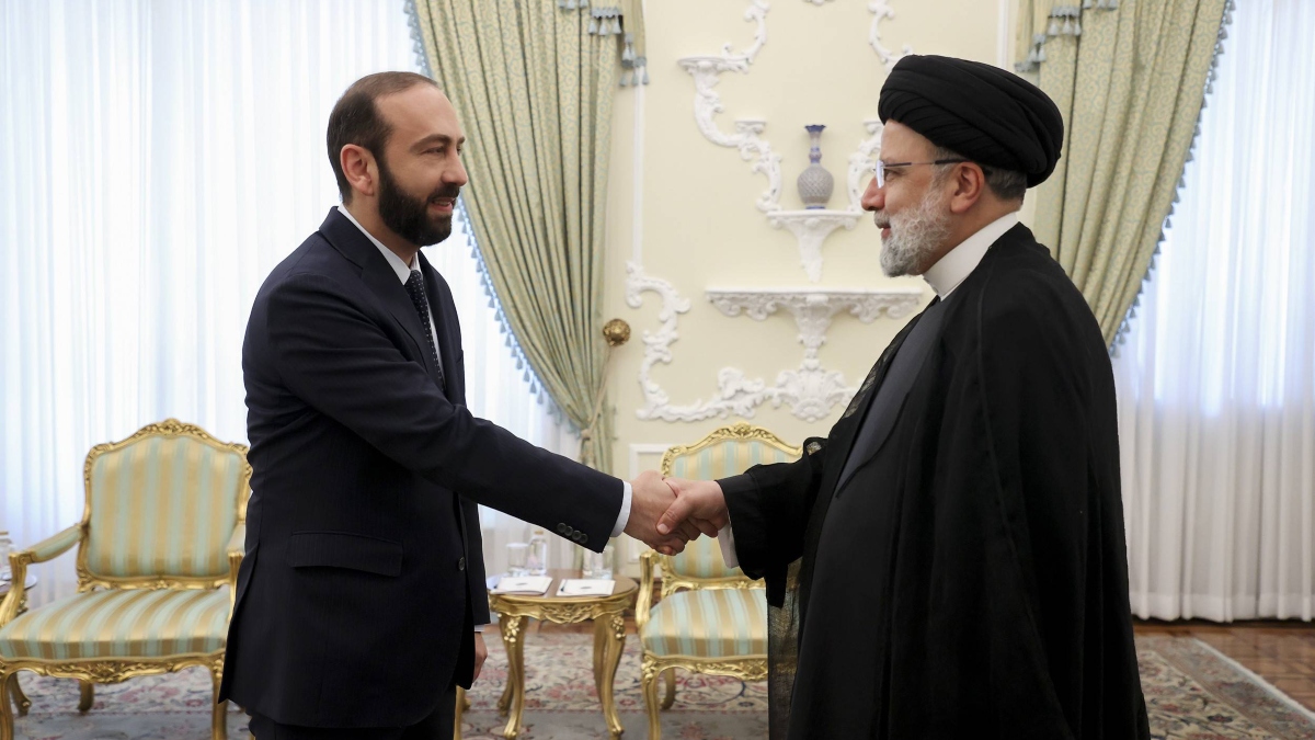 Իրանի նախագահն ընդունել է Միրզոյանին, քննարկվել են տարածաշրջանային անվտանգության հարցեր