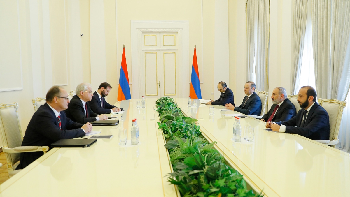 Փաշինյանն ու Խովաևը կարևորել են ԼՂ-ում իրավիճակի շուրջ խորհրդակցությունները