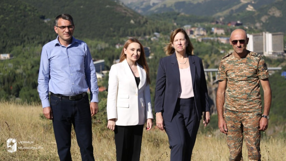 ԱՄՆ դեսպանն այցելել է Ջերմուկ