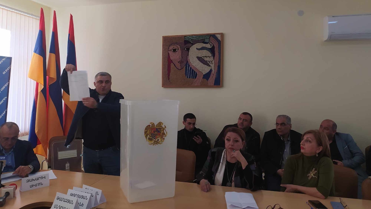 ՔՊ-ական պատգամավորները մանիպուլացնում են Ալավերդիի ավագանիում գործընթացները մեկնաբանելիս
