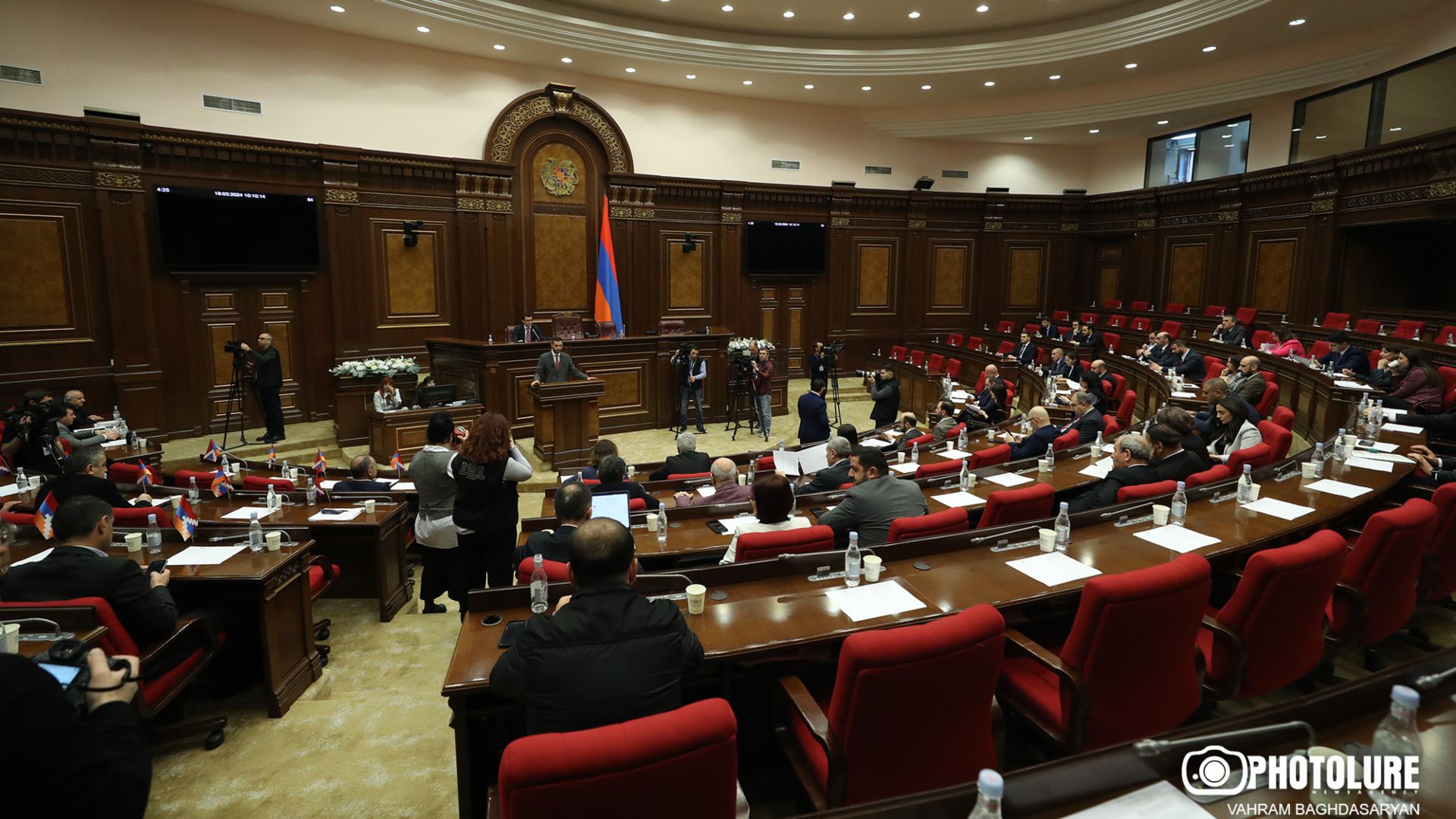 ԵՄ առաքելությա՞ն, թե՞ ՀԱՊԿ-ի աչքի առաջ են զավթել հայկական տարածքները․ բանավեճ ԱԺ-ում