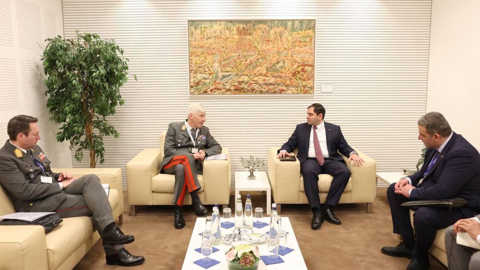 Պապիկյանը ԵՄ ռազմական կոմիտեի նախագահի հետ քննարկել է պաշտպանության ոլորտում համագործակցությունը