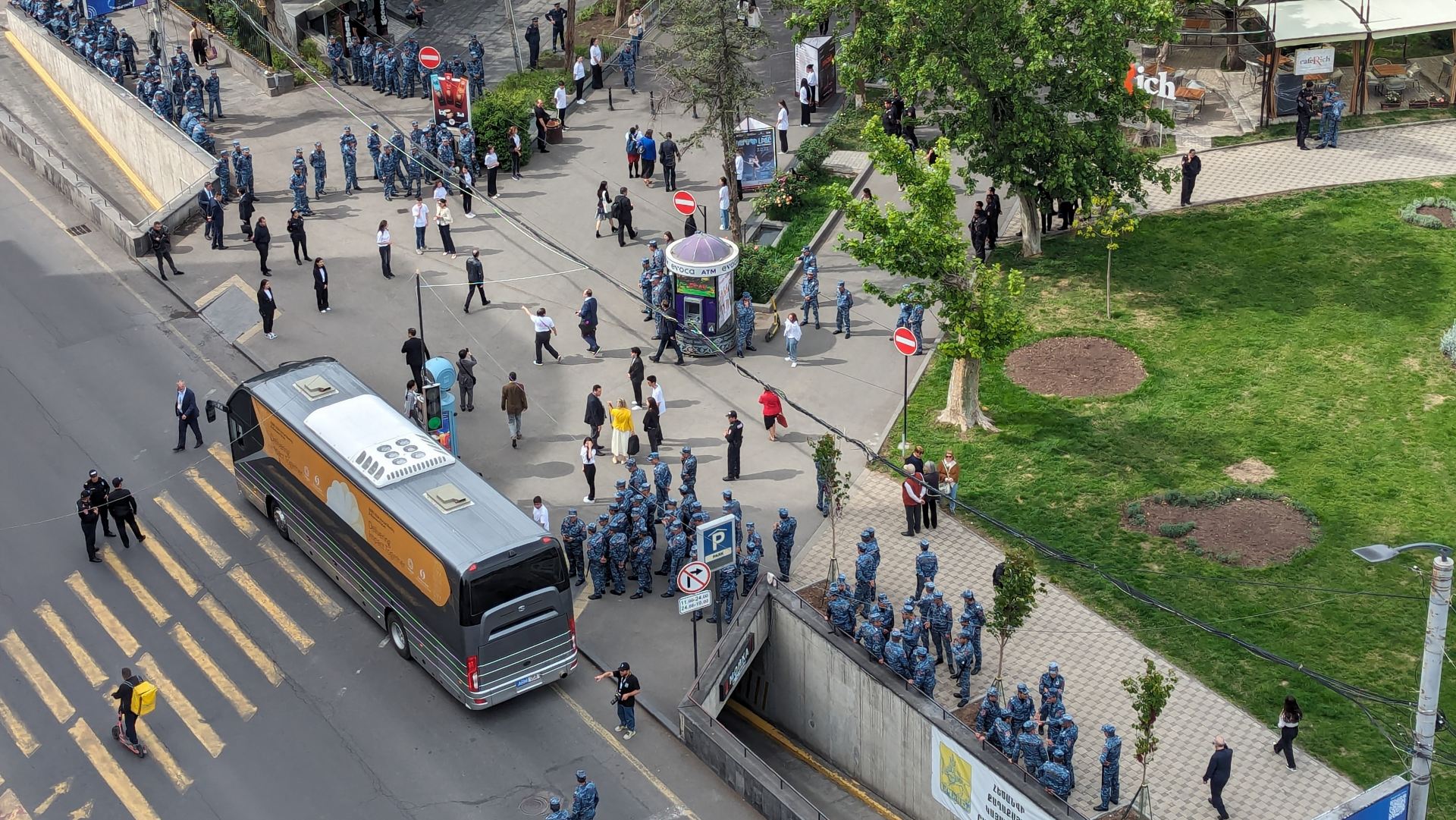 «Արտառոց իրավիճակ չկա»․ Ոստիկանությունը՝ Ազատության հրապարակի մոտ կուտակումների մասին