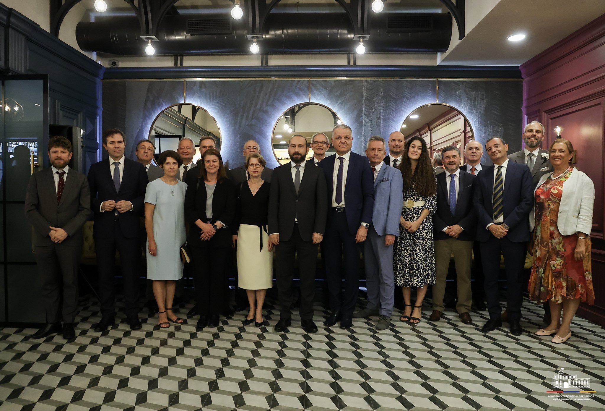 Միրզոյանը ԵՄ դեսպանների հետ քննարկել է «երկկողմ գործընկերության խորացման քայլերը»