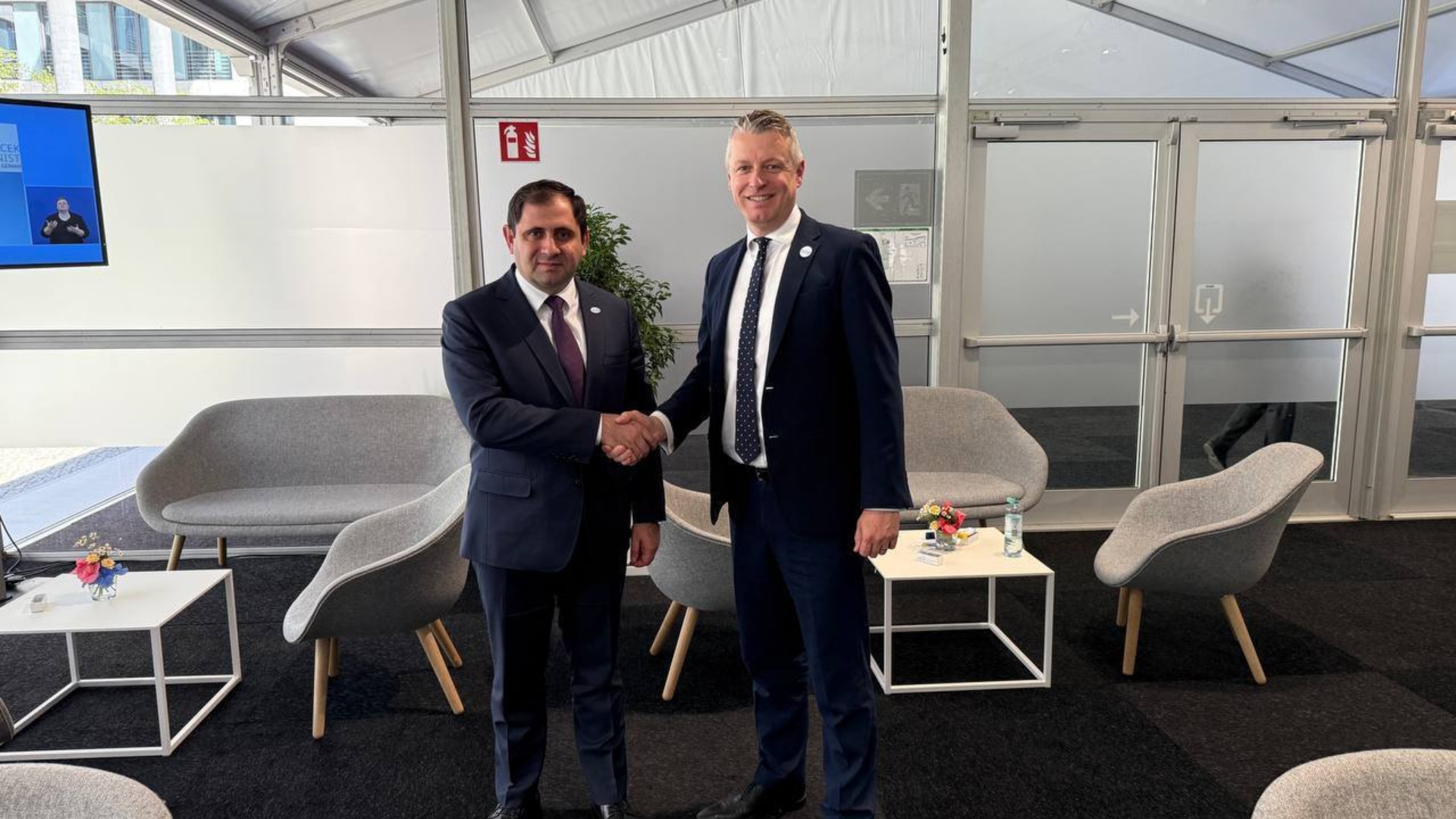 Պապիկյանը Միացյալ Թագավորության ԶՈՒ նախարարի հետ քննարկել է պաշտպանության ոլորտում համագործակցության ուղղությունները
