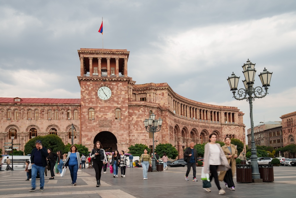 Support of ruling party declines as more Armenians feel unrepresented, survey shows