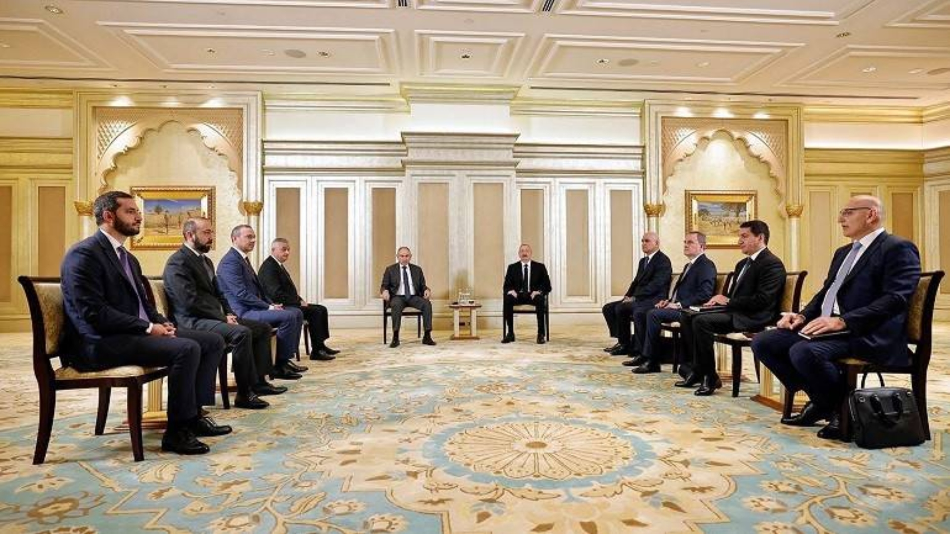 Armenian and Azerbaijani leaders reaffirm commitment to bilateral dialogue in Abu Dhabi