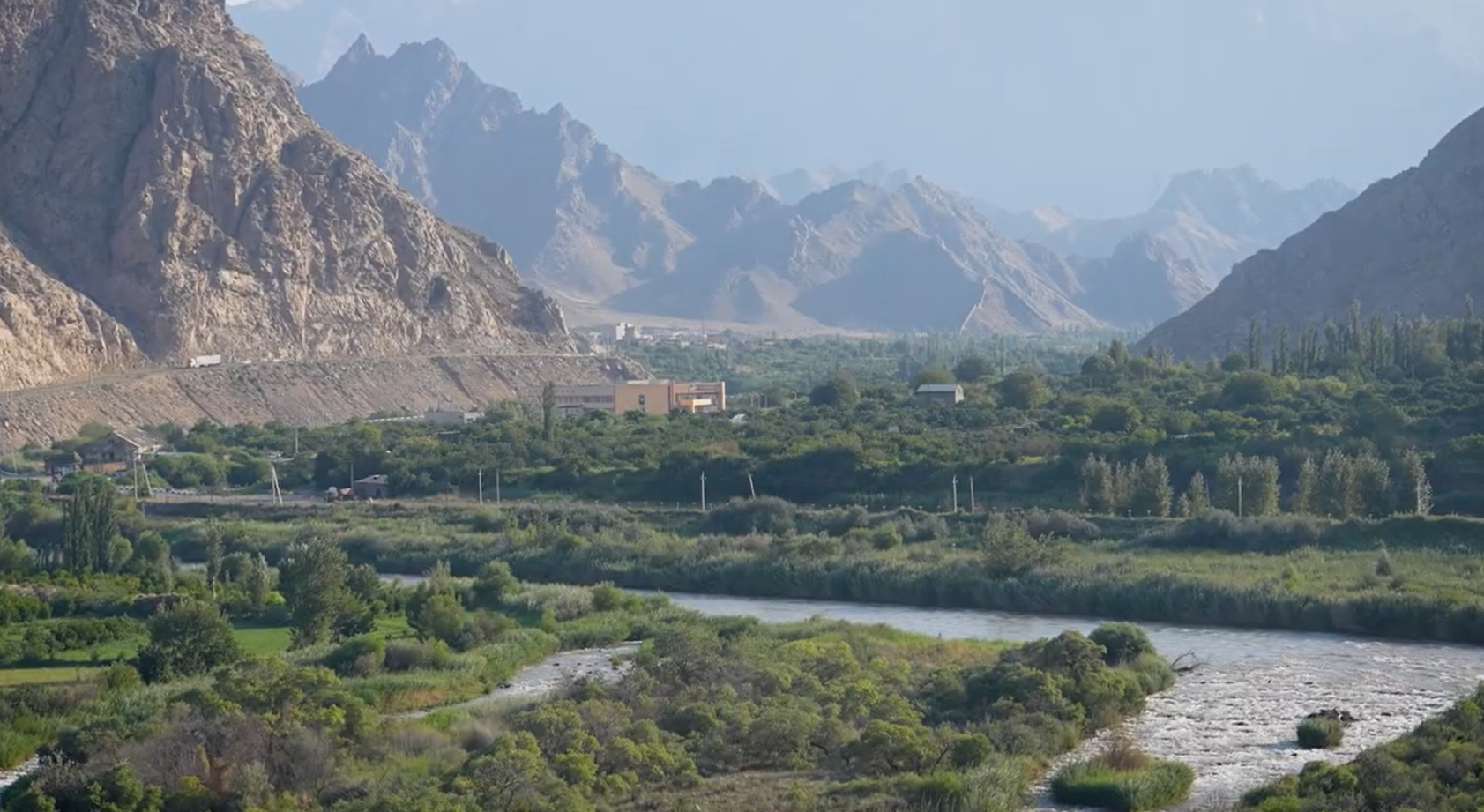 U.S. Pushes Corridor Deal Via Armenia, Carnegie Report Suggests